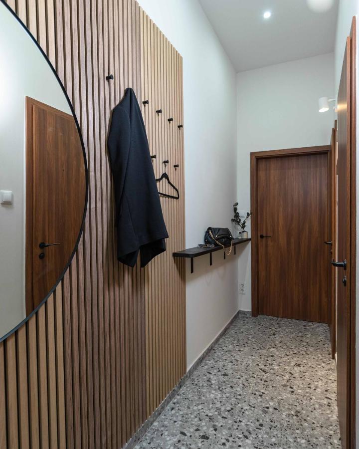 Modern Apartment French Balkony Boedapest Buitenkant foto
