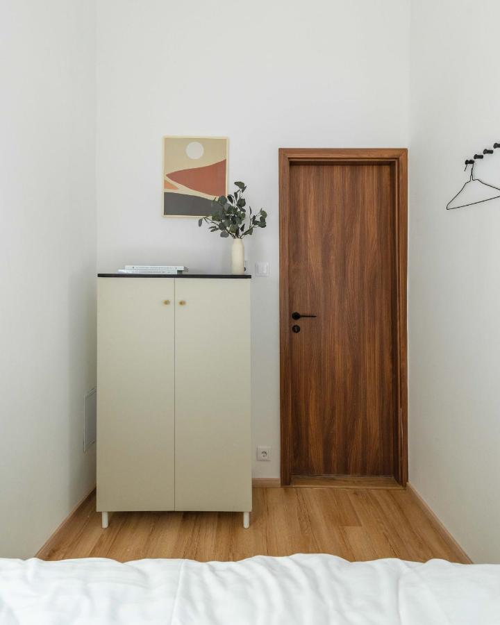 Modern Apartment French Balkony Boedapest Buitenkant foto