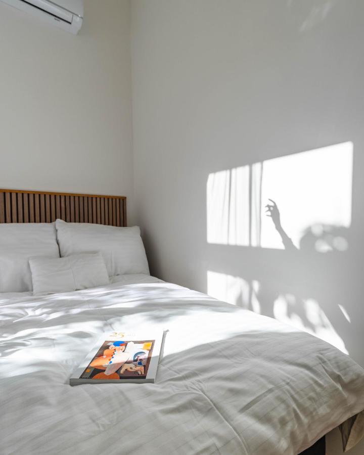 Modern Apartment French Balkony Boedapest Buitenkant foto